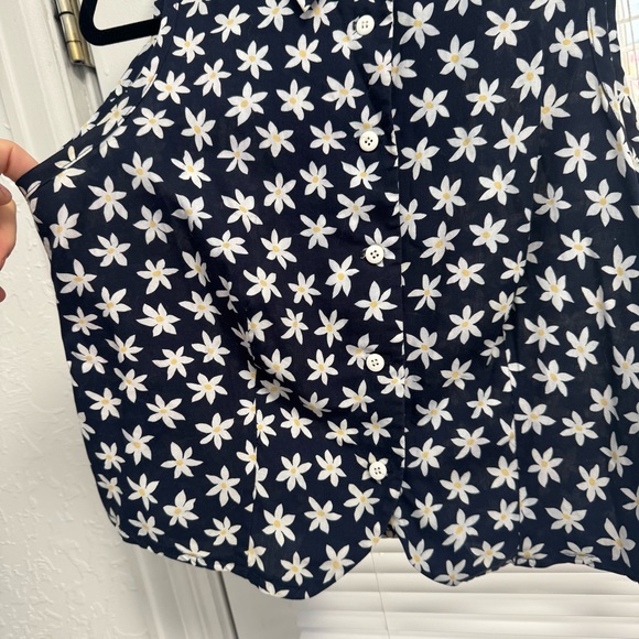 Vintage Blue & White Floral Button Down Crop Top - Picture 6 of 10